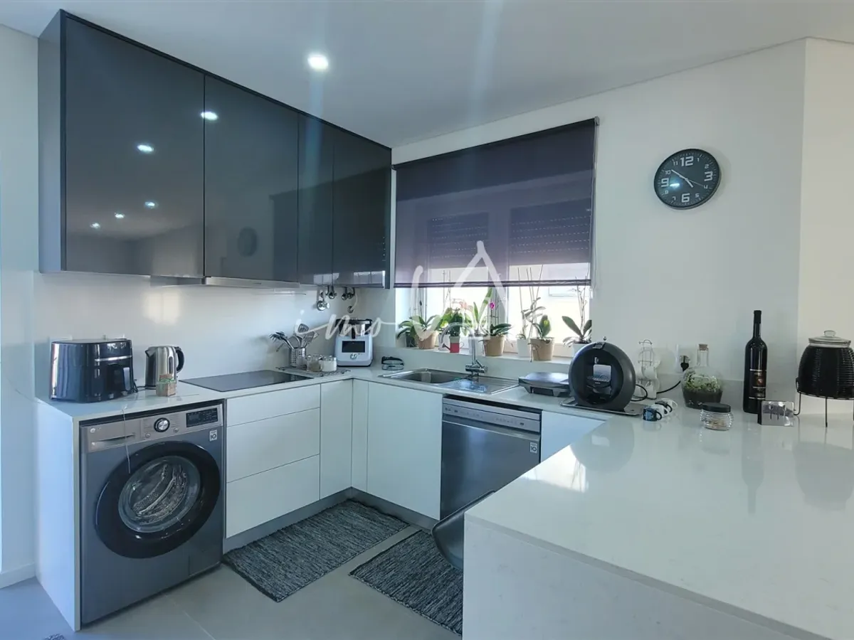 Apartamento T3 junto à praia