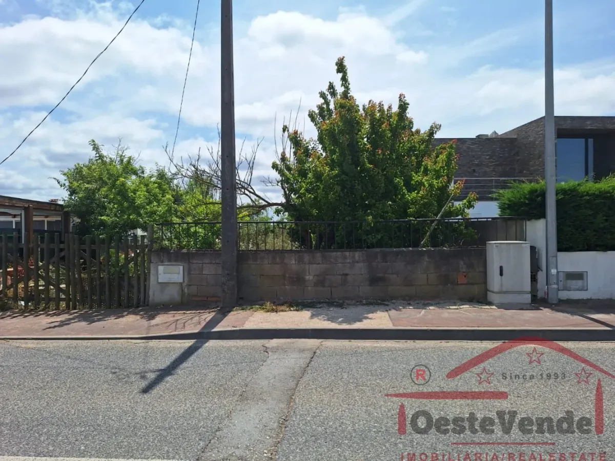 Terreno Urbano com 674.00 m2, com possibilidade de destaque