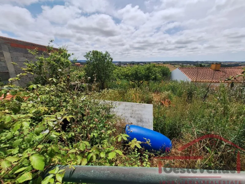 Terreno Urbano com 674.00 m2, com possibilidade de destaque