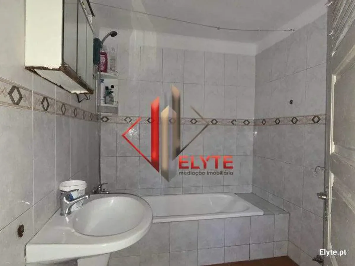 Moradia de 4 assoalhadas em Benfica do Ribatejo