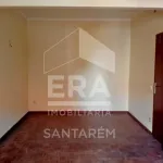 Moradia com Anexos, Quintal e Vista Panorâmica 8