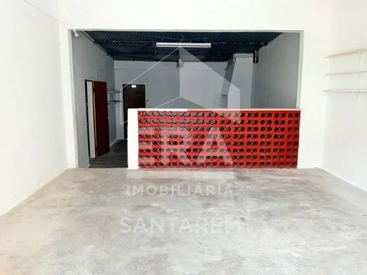 Moradia com Anexos, Quintal e Vista Panorâmica