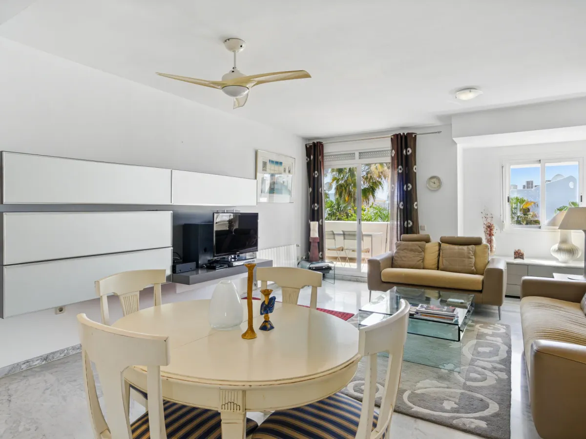 Impressive three bedroom, south facing duplex penthouse in the well-known and gated community Marbella Real