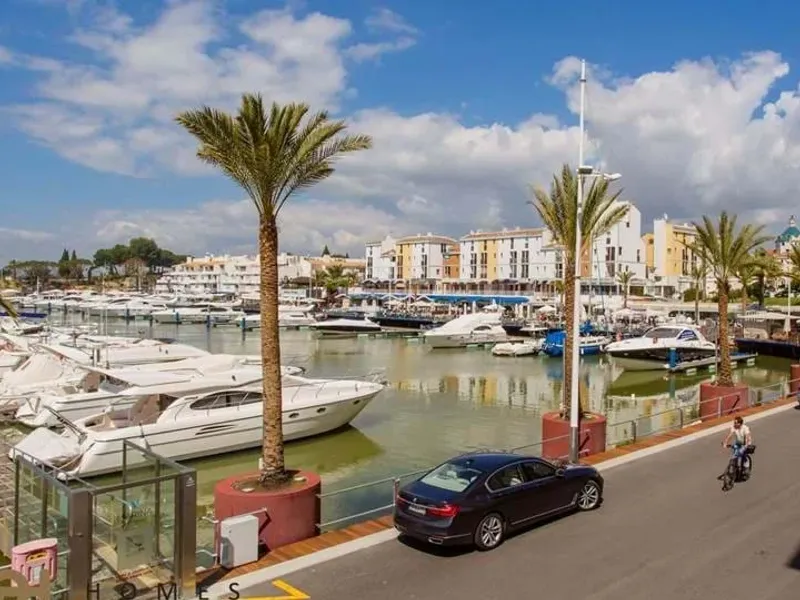 FOR SALE APARTMENT T0 PLUS 1 BEDROOM IN VILAMOURA MARINA