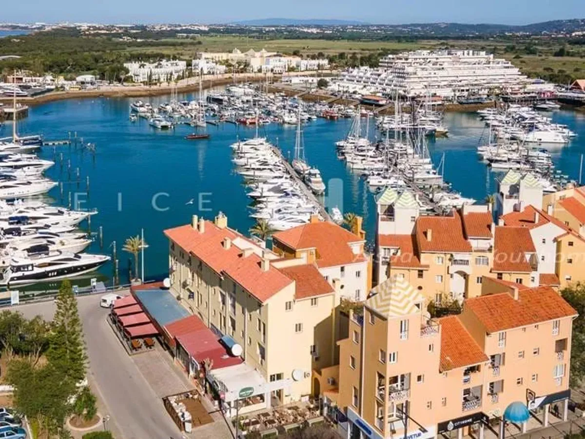FOR SALE APARTMENT T0 PLUS 1 BEDROOM IN VILAMOURA MARINA