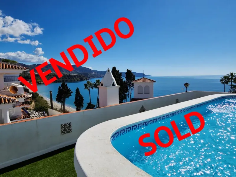 Beautiful apartment in Nerja, Parador area, with 2 bedrooms and a communal pool