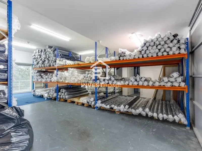 Armazém 241m2 | Zona Industrial Ermesinde | 2 Frentes | 2 Pisos