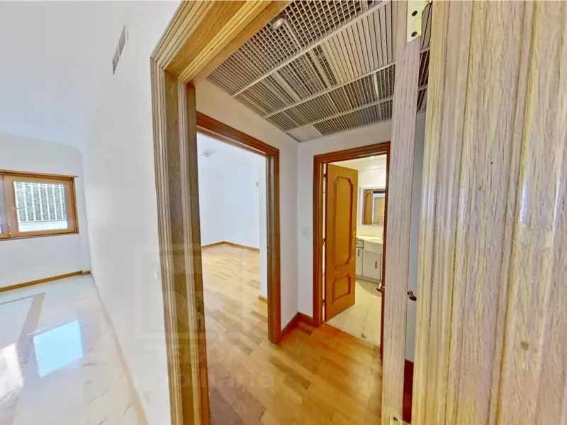 Apartamento de Luxo T1 Quinta das Conchas com box fechada e grande Terraço