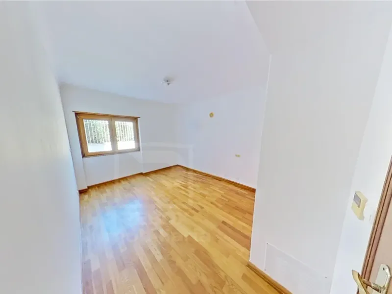 Apartamento de Luxo T1 Quinta das Conchas com box fechada e grande Terraço