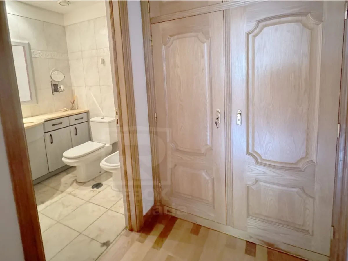 Apartamento de Luxo T1 Quinta das Conchas com box fechada e grande Terraço