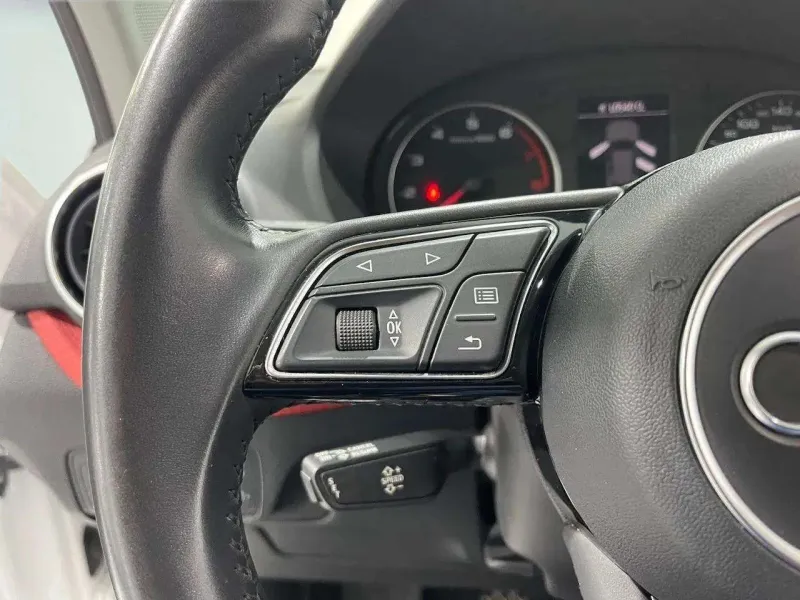 Audi Q2 Design 30 TFSI 85kW (116CV) G7173