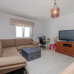 Apartamento T2 em Carcavelos, com arrecadação 5