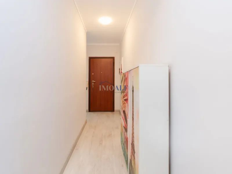 Apartamento T2 em Carcavelos, com arrecadação