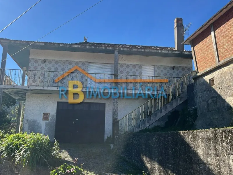 Conjunto de 2 moradias geminadas em Mansores