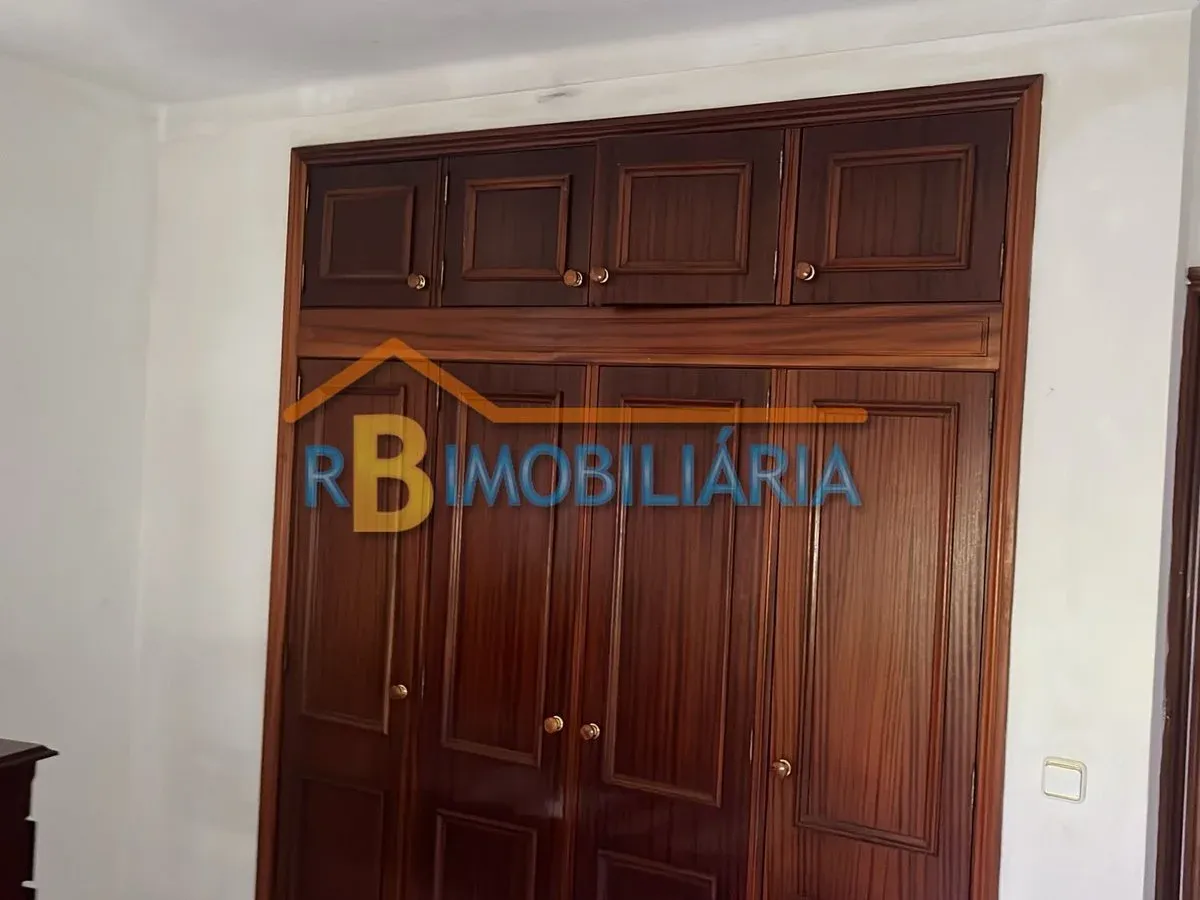 Conjunto de 2 moradias geminadas em Mansores