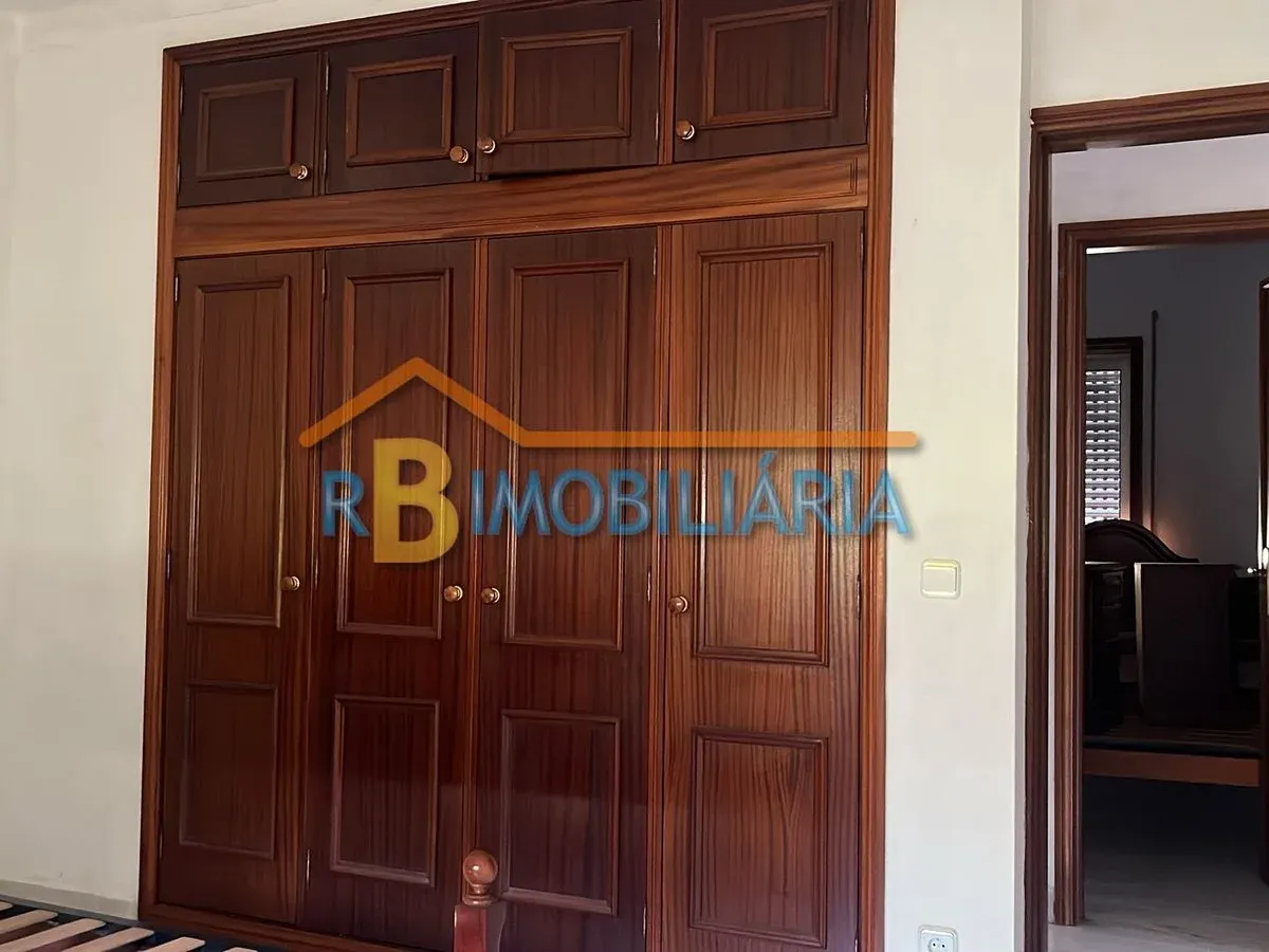 Conjunto de 2 moradias geminadas em Mansores