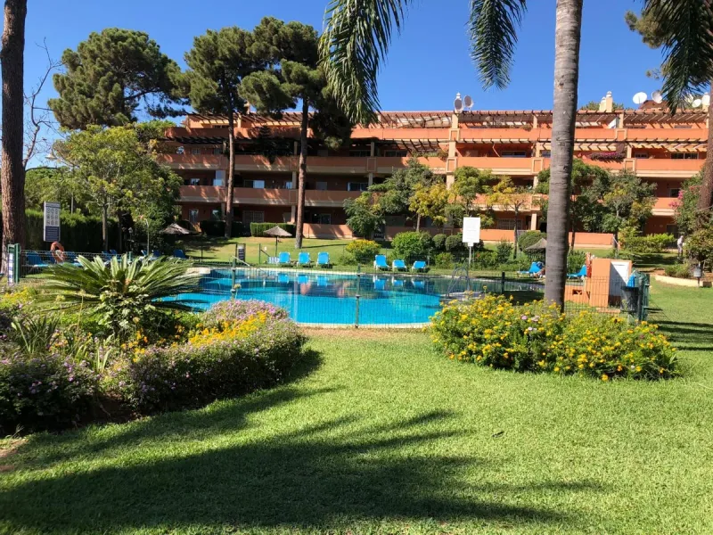 2 Dormitorio Apartamento En Venta en Elviria