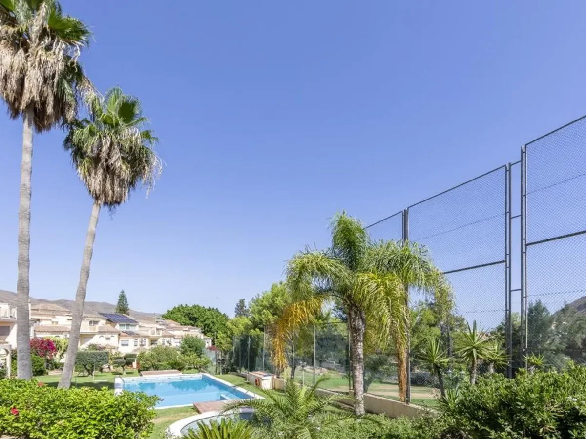 VIVIENDA ADOSADA EN ENVIA GOLF REF:2338