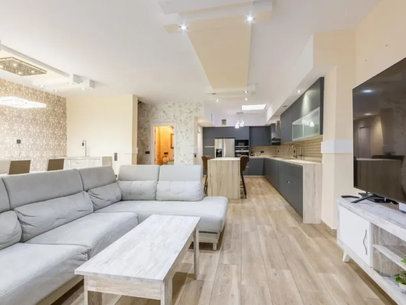 VIVIENDA ADOSADA EN ENVIA GOLF REF:2338