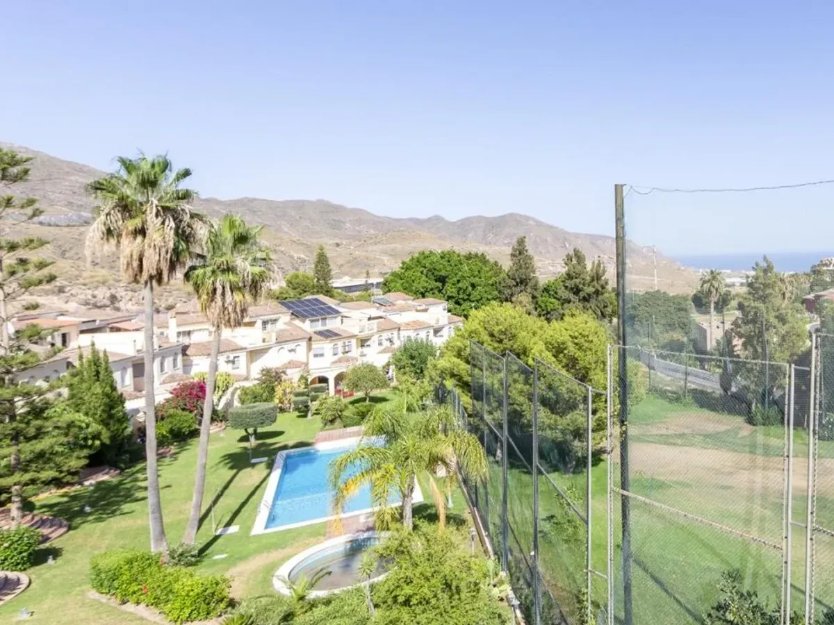 VIVIENDA ADOSADA EN ENVIA GOLF REF:2338