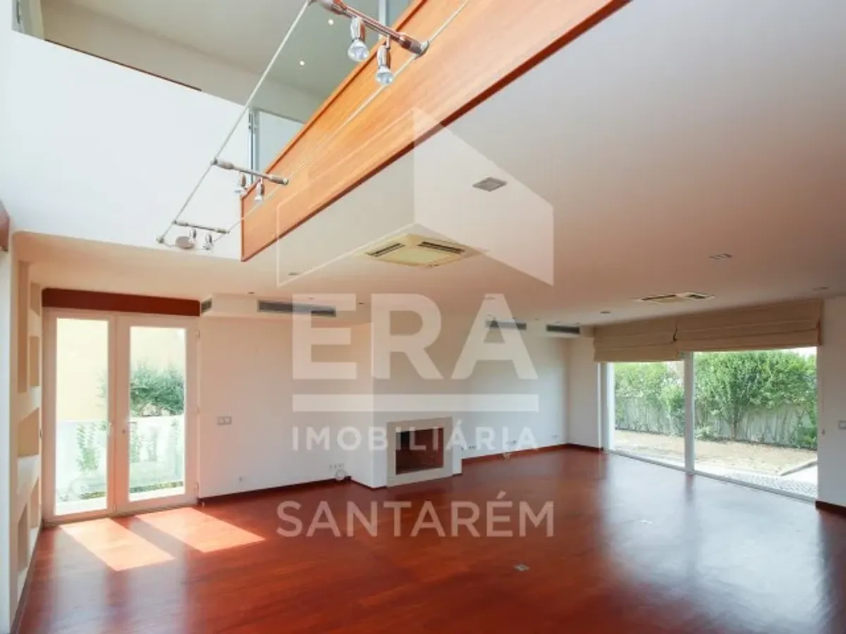 Moradia T6 com Piscina no Centro da Cidade Santarém