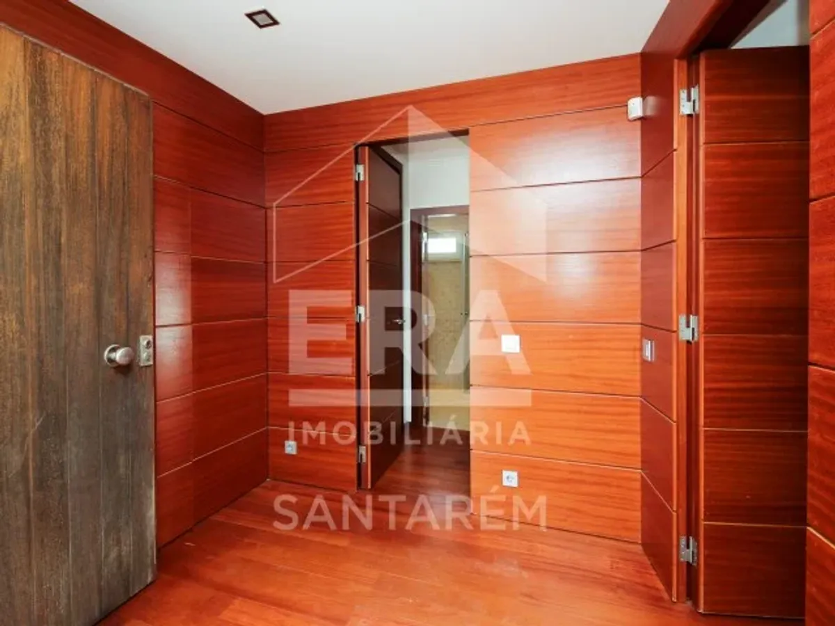 Moradia T6 com Piscina no Centro da Cidade Santarém