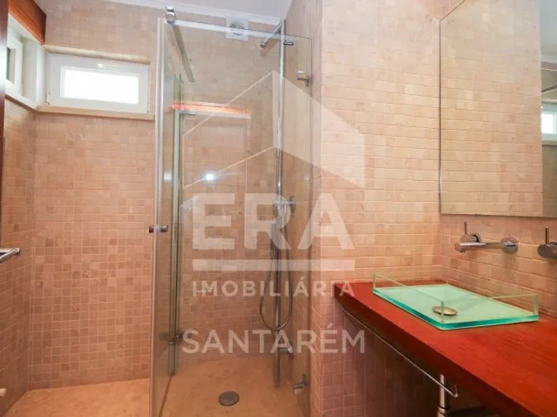 Moradia T6 com Piscina no Centro da Cidade Santarém