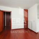 Moradia T6 com Piscina no Centro da Cidade Santarém 9