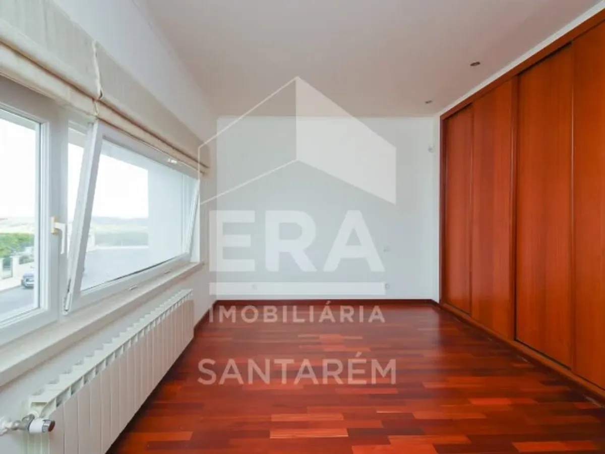 Moradia T6 com Piscina no Centro da Cidade Santarém