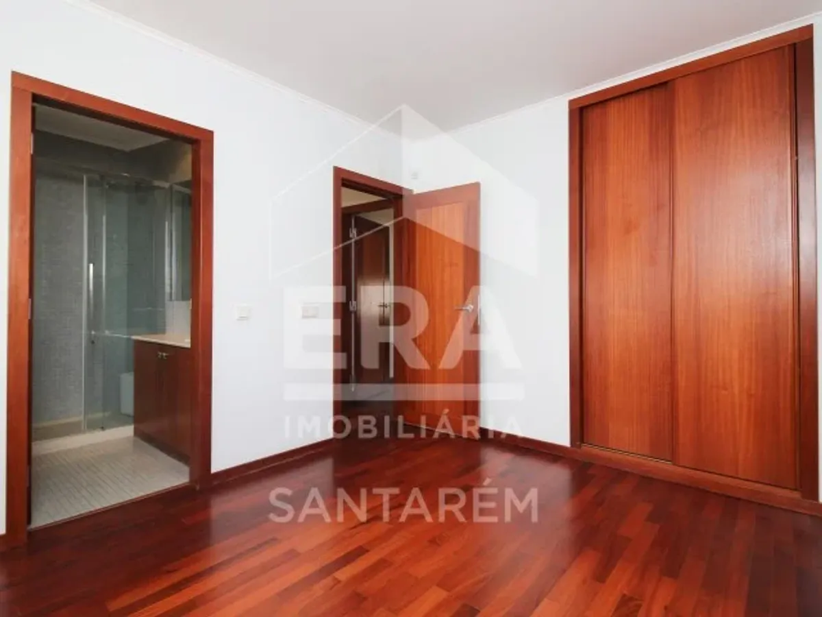 Moradia T6 com Piscina no Centro da Cidade Santarém