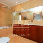 Moradia T6 com Piscina no Centro da Cidade Santarém 17