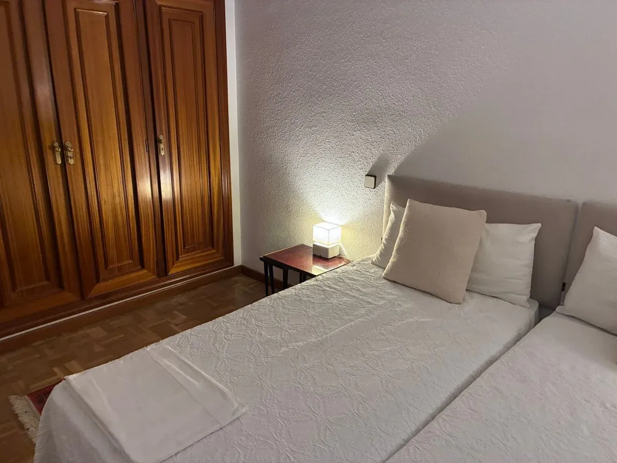 PISO DE CUATRO HABITACIONES EN SAN ROQUE