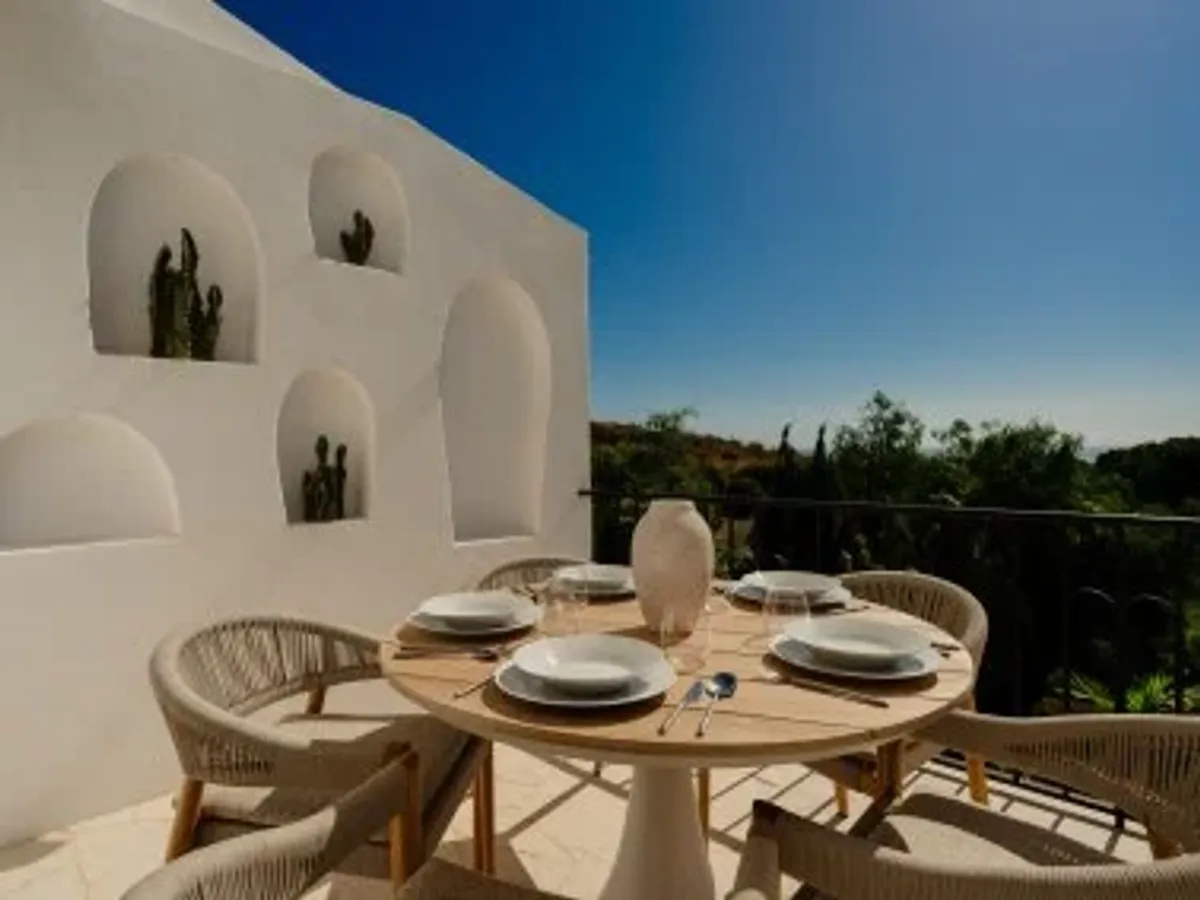 Modern townhouse with private heated pool near Cabopino beach, Artola