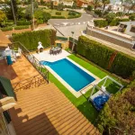 Chalet adosado en venta con piscina en Badia Gran 1