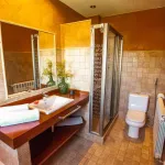 Chalet adosado en venta con piscina en Badia Gran 9