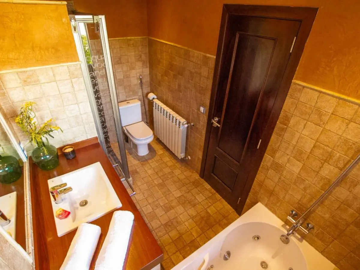 Chalet adosado en venta con piscina en Badia Gran