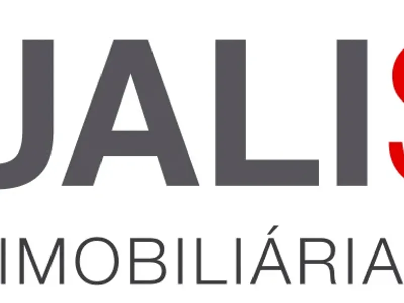 Apartamento T4 novo com logradouro e garagem em S. Vicente n