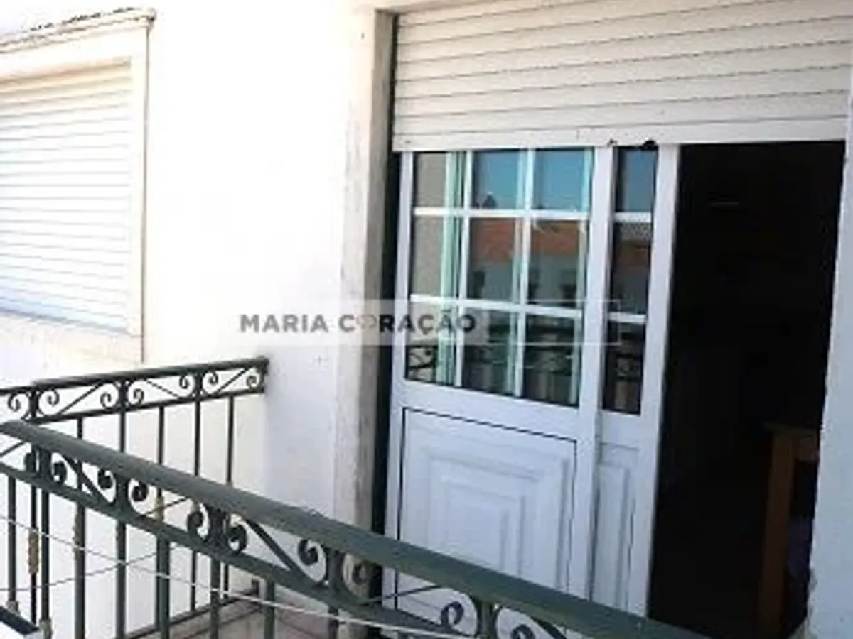 Apartamento T3 com Arrecadação