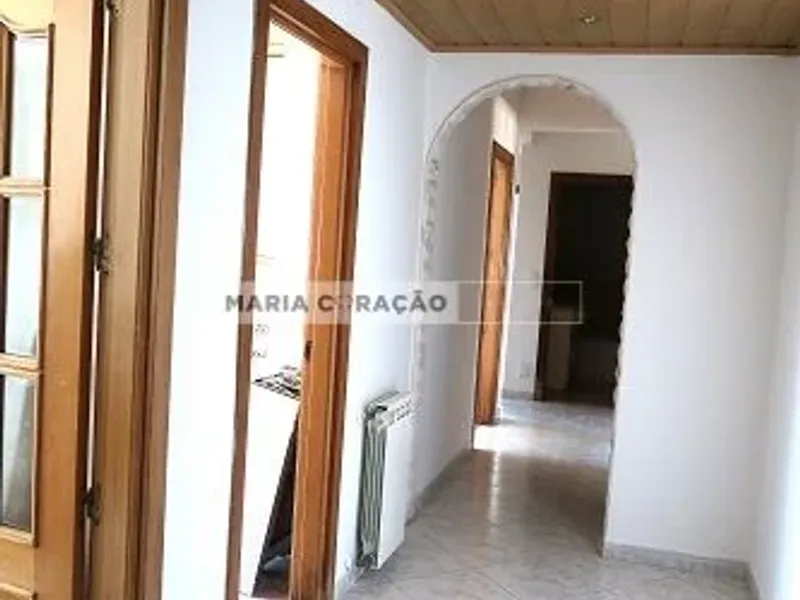 Apartamento T3 com Arrecadação