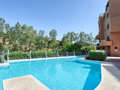 MIDDLE FLOOR APARTMENT