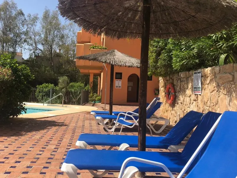 MIDDLE FLOOR APARTMENT