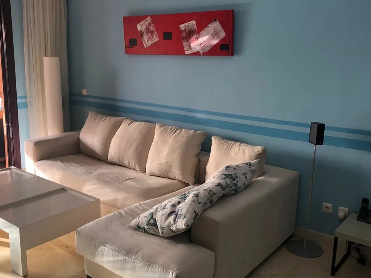 MIDDLE FLOOR APARTMENT