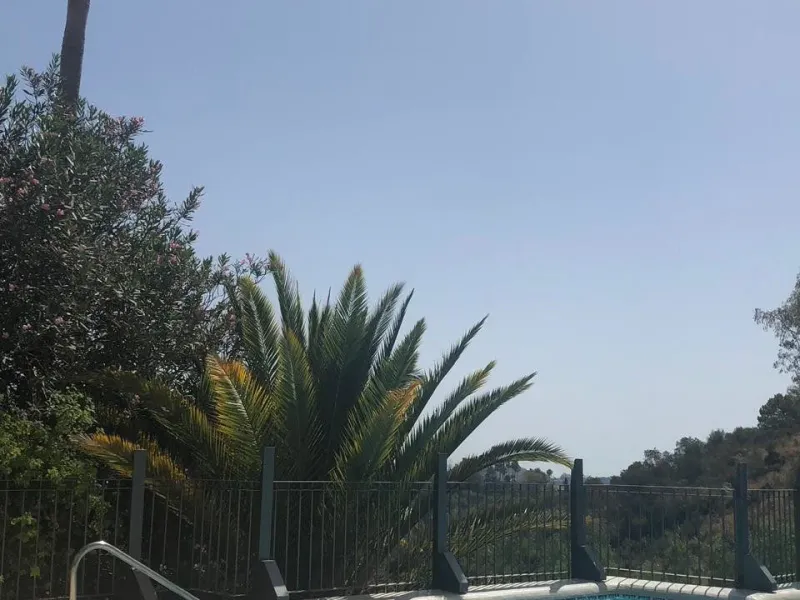 MIDDLE FLOOR APARTMENT