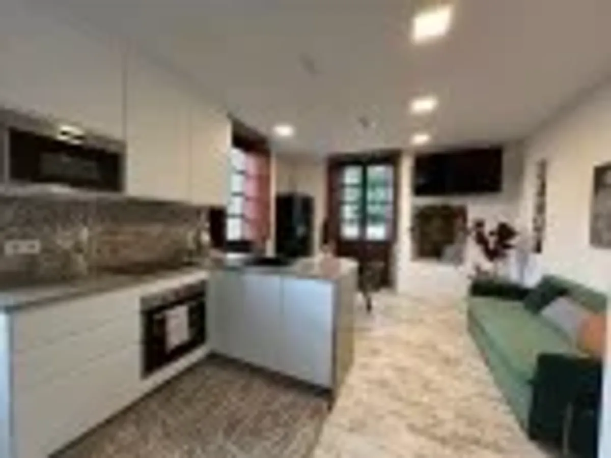 Apartamentos ROSALIA DE CASTRO > Ensanche