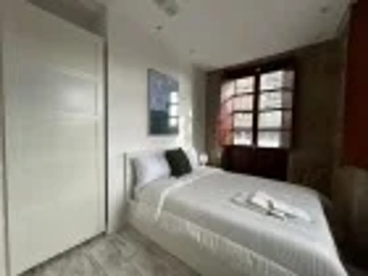 Apartamentos ROSALIA DE CASTRO > Ensanche