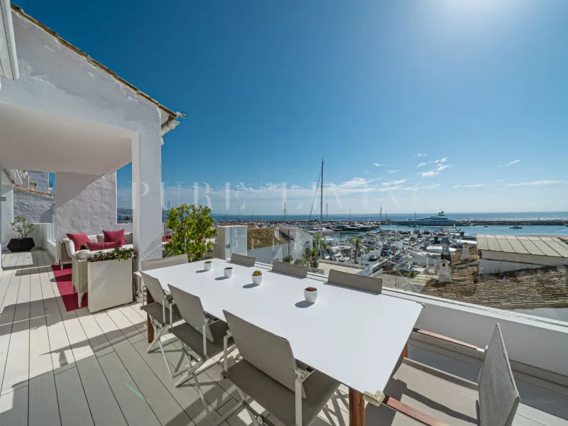 Luxurious beachside penthouse with stunning sea views in Puerto Banus