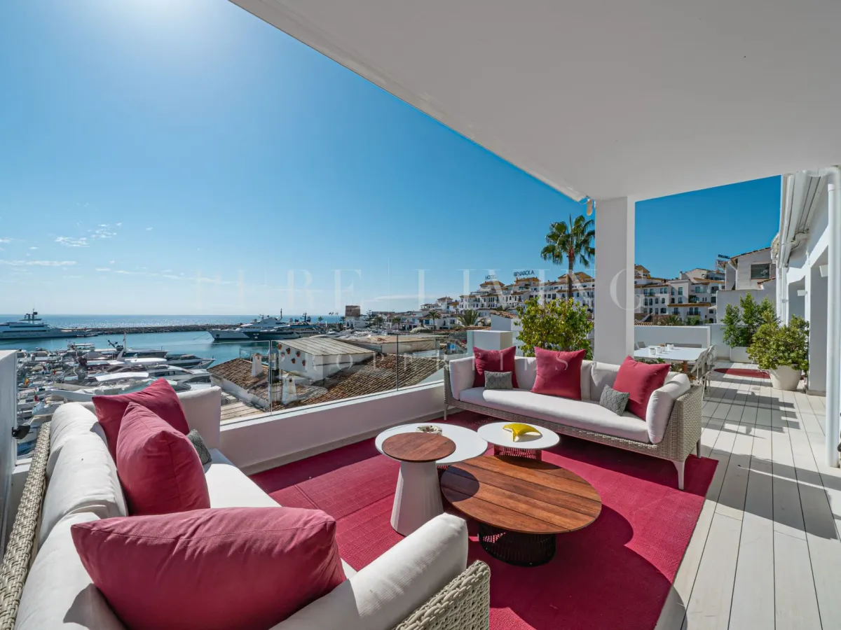 Luxurious beachside penthouse with stunning sea views in Puerto Banus