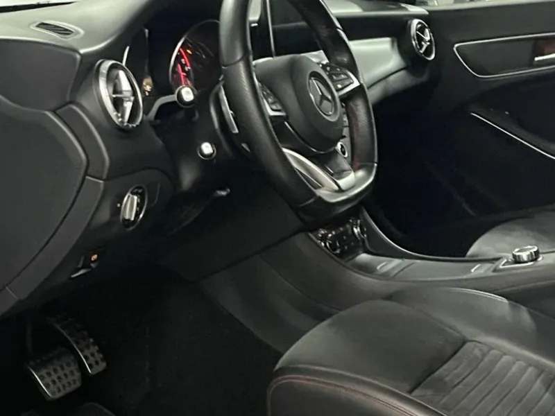 Mercedes-Benz CLA 180 Shooting Brake d 7G-DCT AMG Line