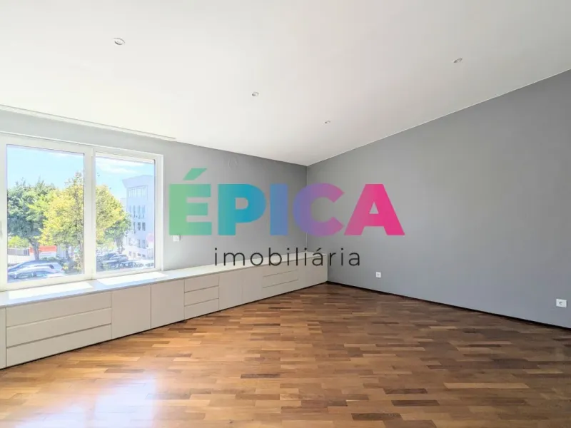 Moradia T6+2 Alfragide