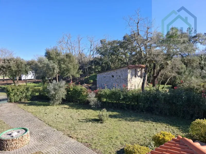 Quinta c/ casa Habitação em Sarzedo (cerca 6 mil m2)